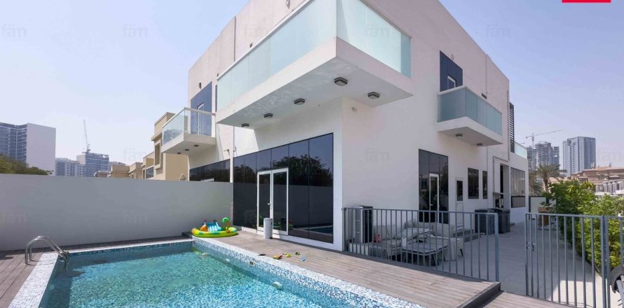 Villa de 3 dormitorios en Dubai, UAE No. 100604