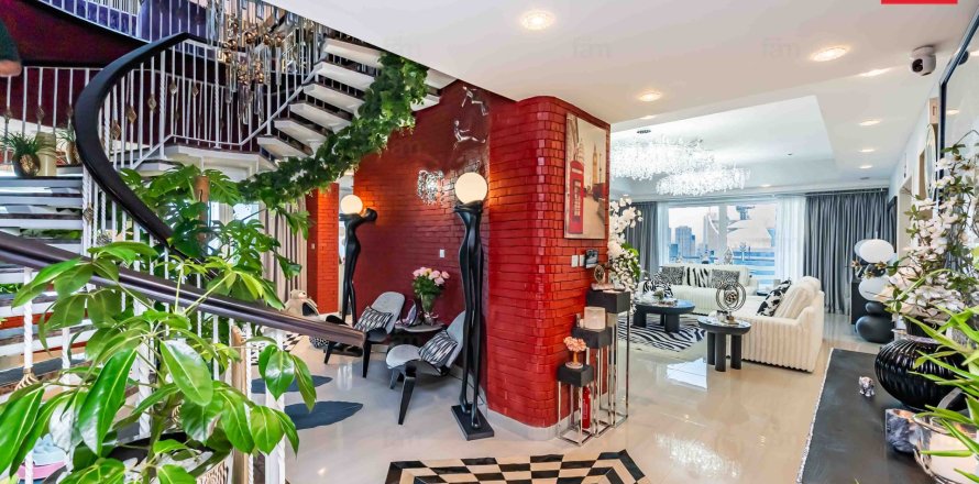 5 bedrooms Penthouse in Dubai, UAE No. 50121
