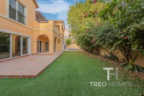 Villa de 6 dormitorios en The Villa, UAE No. 74001 15