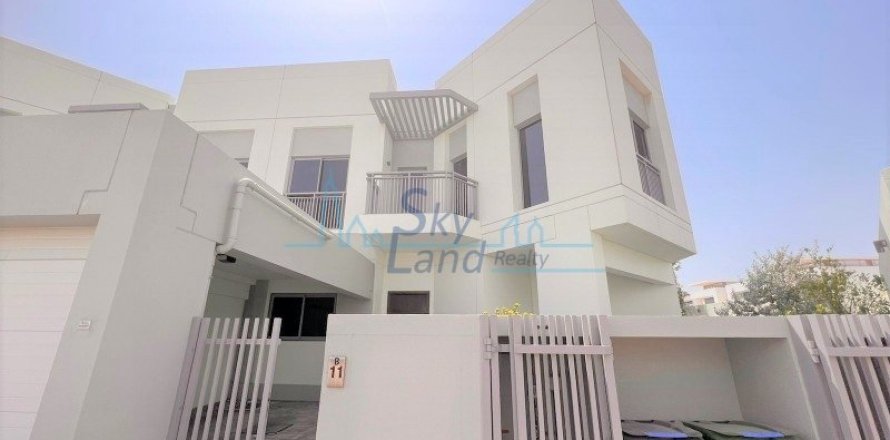 Villa de 5 dormitorios en Umm Suqeim, UAE No. 72356