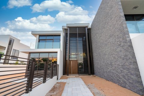 4 bedrooms Commercial property on the Saadiyat Island, UAE No. 79264 2