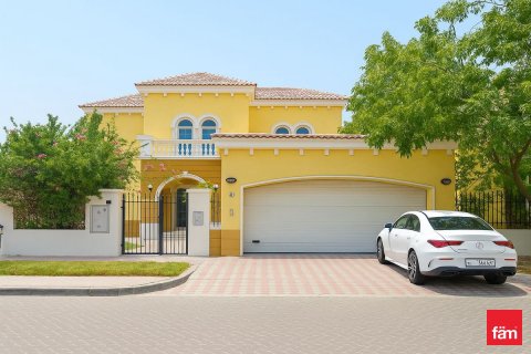 Villa de 3 dormitorios en Dubai, UAE No. 103870 1