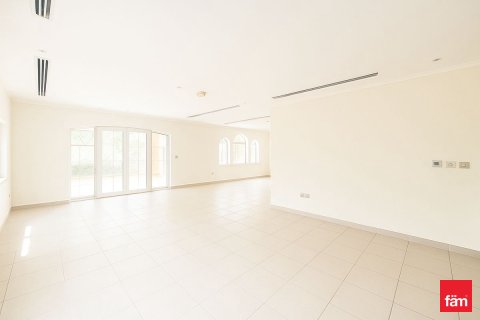 Villa de 3 dormitorios en Dubai, UAE No. 103870 13