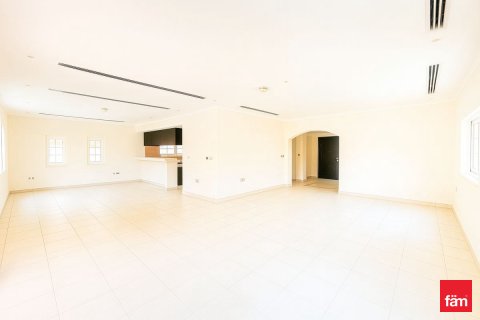 Villa de 3 dormitorios en Dubai, UAE No. 103870 11