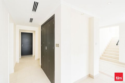 Villa de 3 dormitorios en Dubai, UAE No. 103870 24