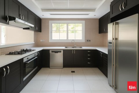 Villa de 3 dormitorios en Dubai, UAE No. 103870 3