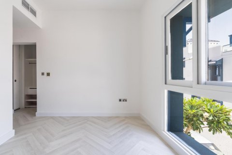 5 bedrooms Villa in Palm Jumeirah, UAE No. 88133 10