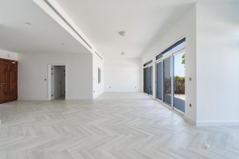 5 bedrooms Villa in Palm Jumeirah, UAE No. 88133 6