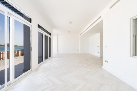 5 bedrooms Villa in Palm Jumeirah, UAE No. 88133 13