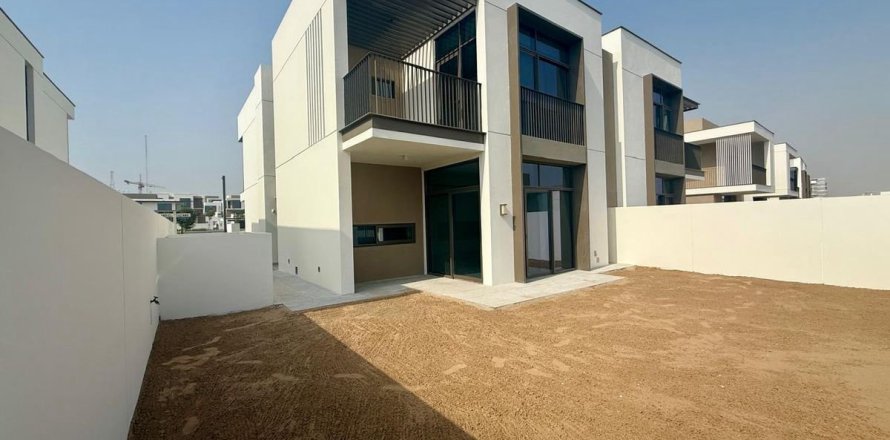 Villa de 4 dormitorios en Al Furjan, UAE No. 105752