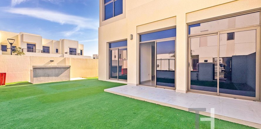 4 bedrooms Townhouse in Town Square, UAE No. 80284