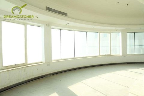 Commercial property de 699.9m² en Cornich Ras Al Khaima, UAE No. 75256 7