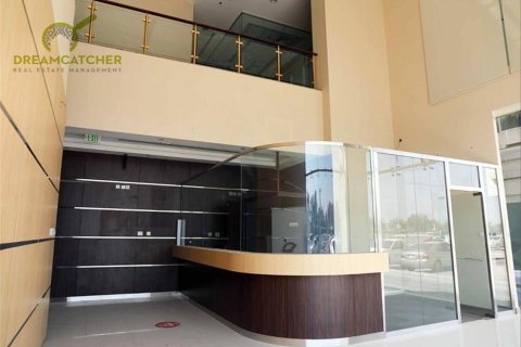 Commercial property de 699.9m² en Cornich Ras Al Khaima, UAE No. 75256 3