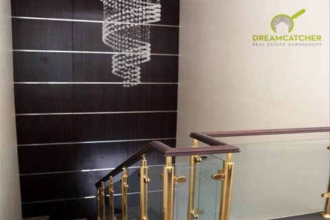 Commercial property de 699.9m² en Cornich Ras Al Khaima, UAE No. 75256 5