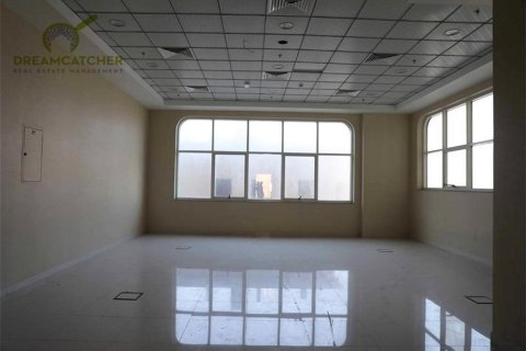 Commercial property de 699.9m² en Cornich Ras Al Khaima, UAE No. 75256 8