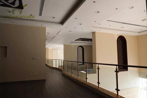 Commercial property de 699.9m² en Cornich Ras Al Khaima, UAE No. 75256 13