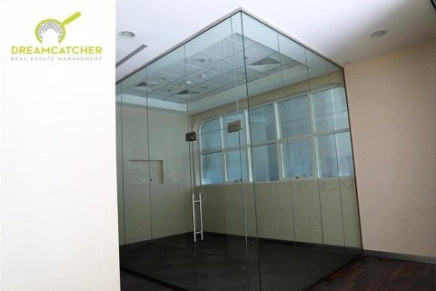 Commercial property de 699.9m² en Cornich Ras Al Khaima, UAE No. 75256 10