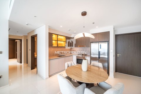 Квартира с 2 спальнями в EMAAR Beachfront, ОАЭ №62136 8