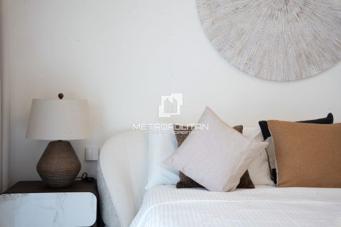 Квартира с 2 спальнями в EMAAR Beachfront, ОАЭ №62136 31