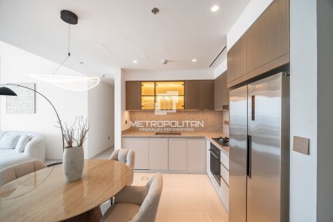 Квартира с 2 спальнями в EMAAR Beachfront, ОАЭ №62136 6