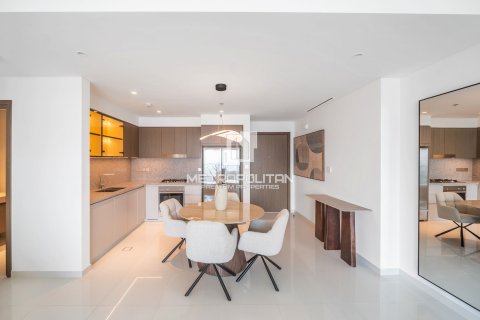 Квартира с 2 спальнями в EMAAR Beachfront, ОАЭ №62136 5