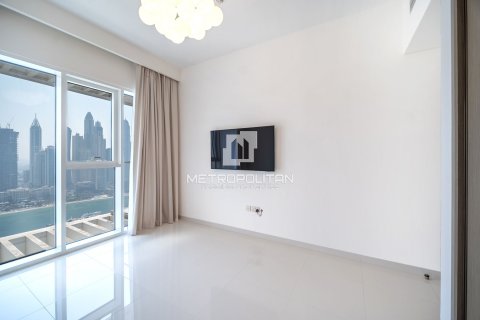 Квартира с 2 спальнями в EMAAR Beachfront, ОАЭ №62136 19