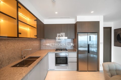 Квартира с 2 спальнями в EMAAR Beachfront, ОАЭ №62136 14