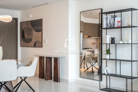 Квартира с 2 спальнями в EMAAR Beachfront, ОАЭ №62136 9