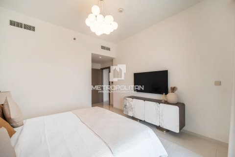 Квартира с 2 спальнями в EMAAR Beachfront, ОАЭ №62136 22