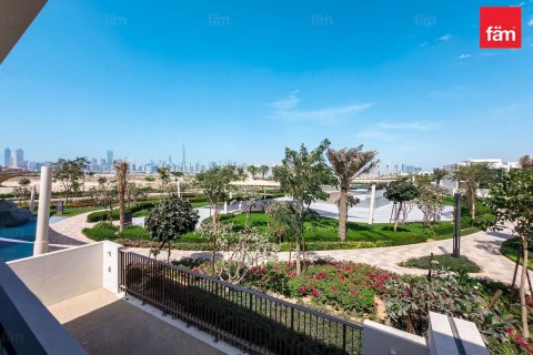 Villa de 4 dormitorios en Dubai, UAE No. 77110 2