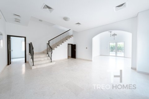 5 bedrooms Villa in The Villa, UAE No. 81830 3