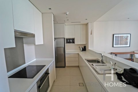Apartment de 2 dormitorios en The Hills, UAE No. 81784 5