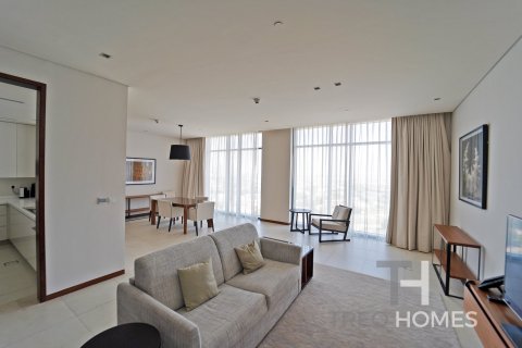 Apartment de 2 dormitorios en The Hills, UAE No. 81784 3