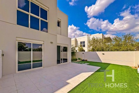 Townhouse de 4 dormitorios en Mudon, UAE No. 81793 8