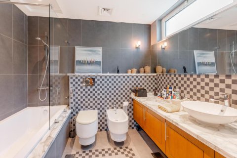 Вилла с 4 спальнями в Jumeirah Park, ОАЭ №91670 14
