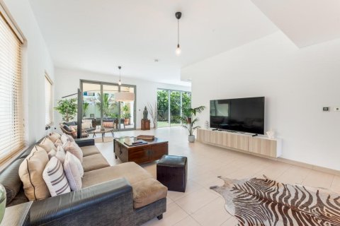Вилла с 4 спальнями в Jumeirah Park, ОАЭ №91670 27