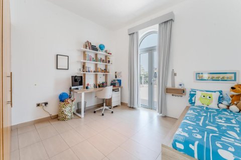 Вилла с 4 спальнями в Jumeirah Park, ОАЭ №91670 10