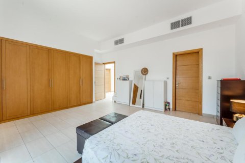Вилла с 4 спальнями в Jumeirah Park, ОАЭ №91670 15