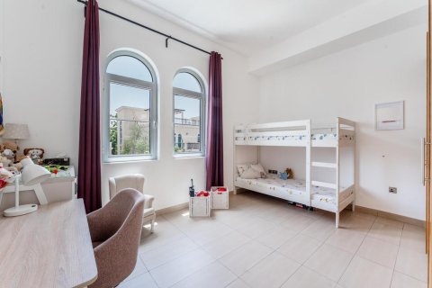 Вилла с 4 спальнями в Jumeirah Park, ОАЭ №91670 9
