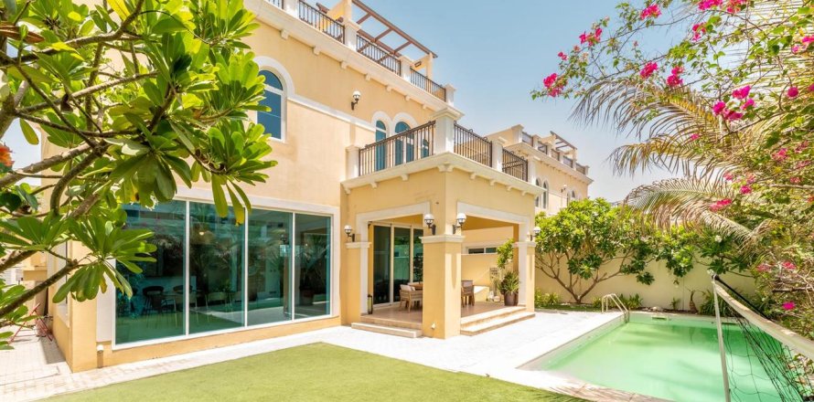 Вилла с 4 спальнями в Jumeirah Park, ОАЭ №91670