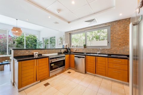 Вилла с 4 спальнями в Jumeirah Park, ОАЭ №91670 23