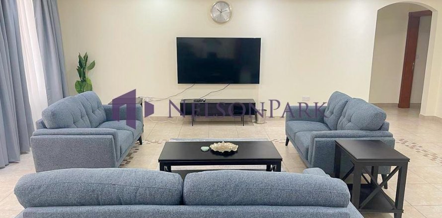 3 bedrooms Apartment in Doha, Qatar No. 58568