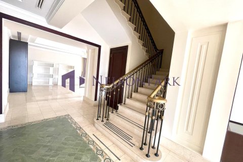 5 bedrooms Penthouse in Doha, Qatar No. 58569 12