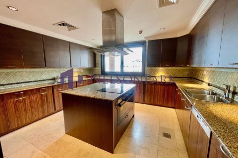 5 bedrooms Penthouse in Doha, Qatar No. 58569 11