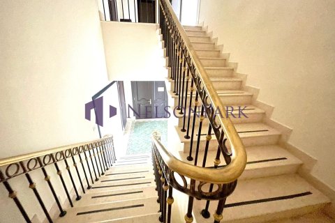 5 bedrooms Penthouse in Doha, Qatar No. 58569 14