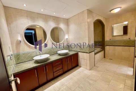 5 bedrooms Penthouse in Doha, Qatar No. 58569 18