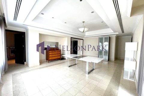 5 bedrooms Penthouse in Doha, Qatar No. 58569 9