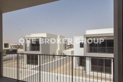 Villa de 3 dormitorios en Dubai Hills Estate, UAE No. 95725 2