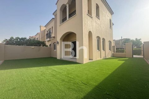 Villa de 3 dormitorios en Serena, UAE No. 90421 1