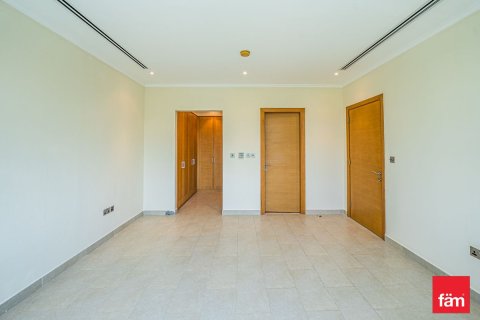 Villa de 4 dormitorios  No. 106377 3